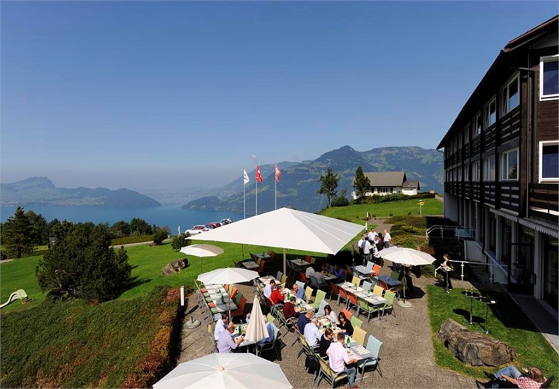 Seeblick Emmetten - Terrasse - Seminarhotels Schweiz - MICE Service Group