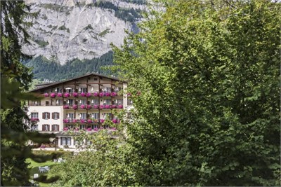 Hotel Adula Flims - Aussenansicht - Seminarhotelsschweiz -  MICE Service Group
